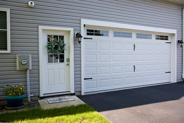 24/7 Emergency Garage Door Panel Replacement experts in Sterling, GA